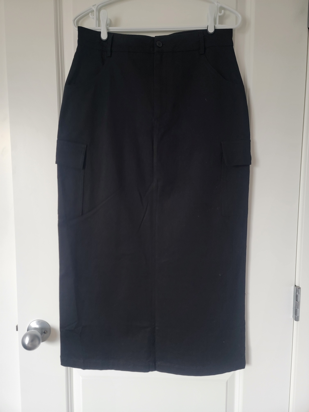 Classic Black Cargo Pencil Skirt — Sleek Professional Style